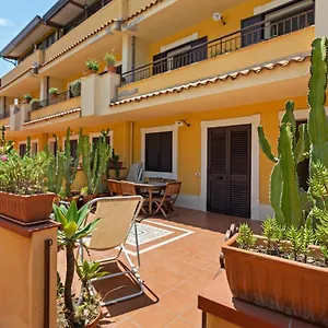 Bright With Balcony Appartamento